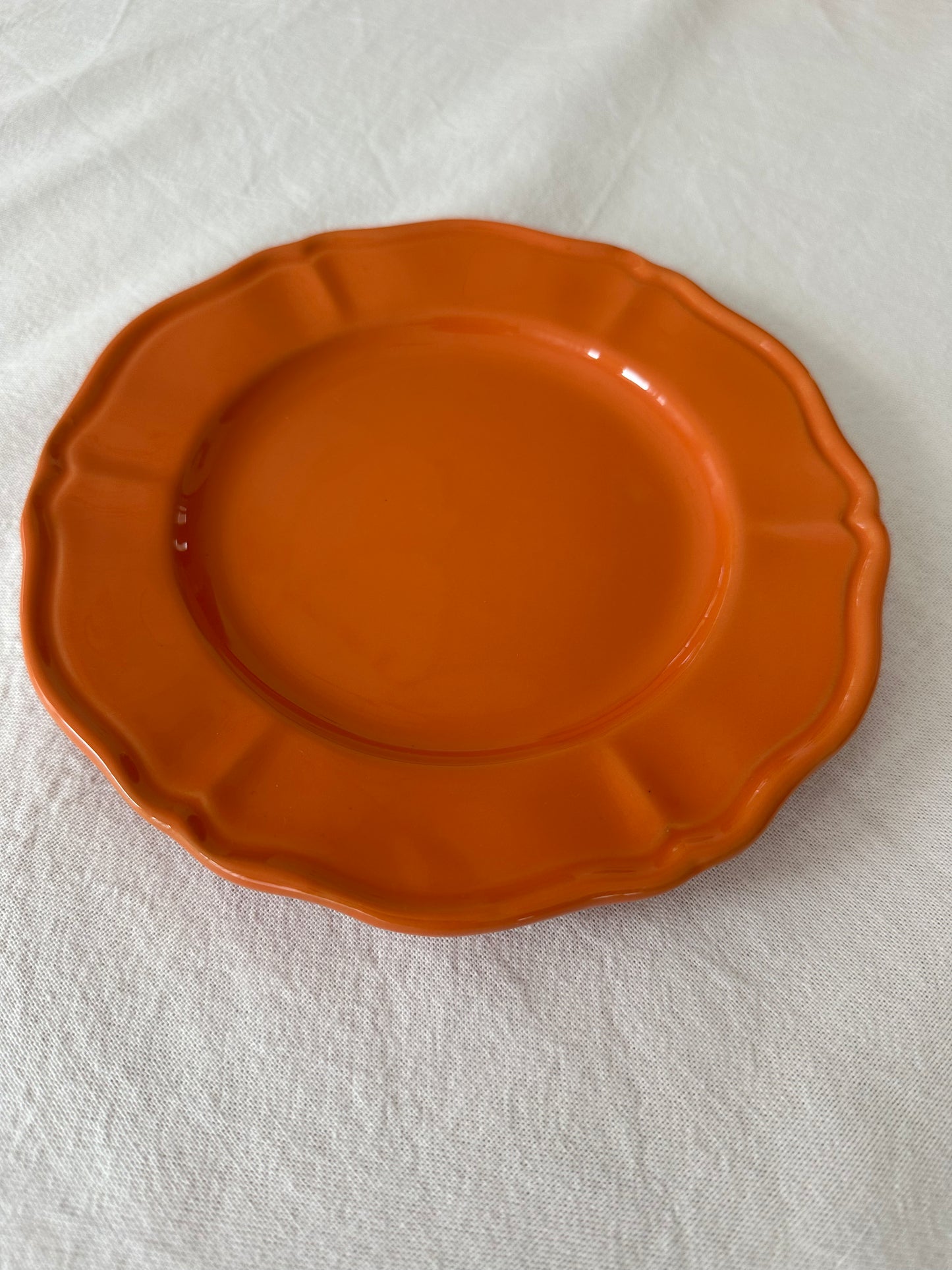 Giulia bord oranje