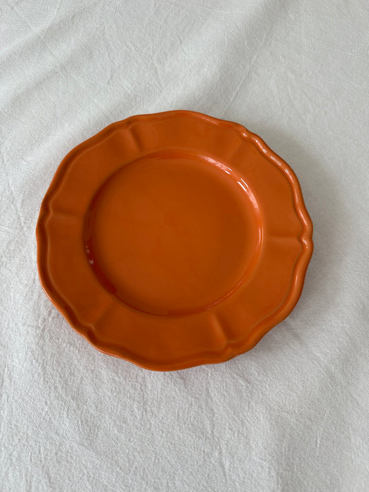 Giulia bord oranje